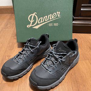 Women's Composite Toe Shoes (WORN ONCE)